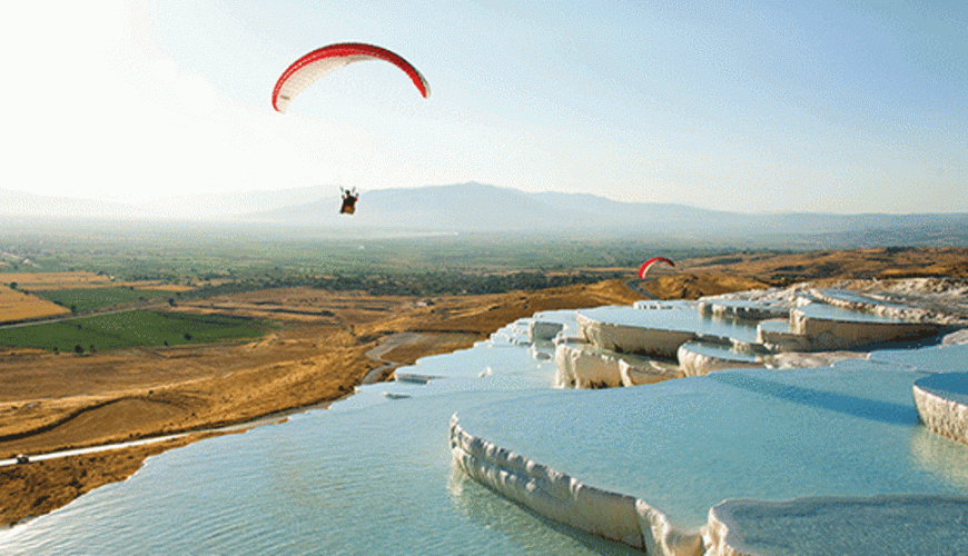 Denizli Yamaç Paraşütü: Gökyüzünde Adrenalin ve Doğa Buluşması