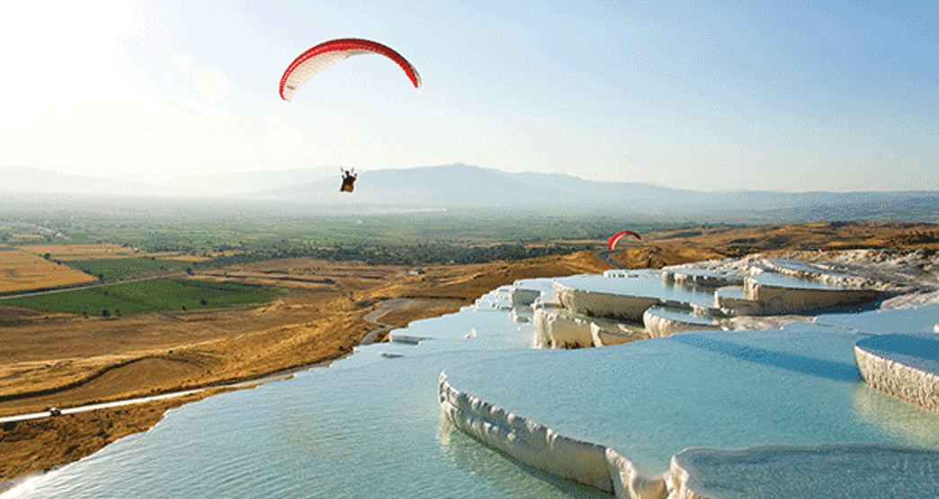 Denizli Yamaç Paraşütü: Gökyüzünde Adrenalin ve Doğa Buluşması